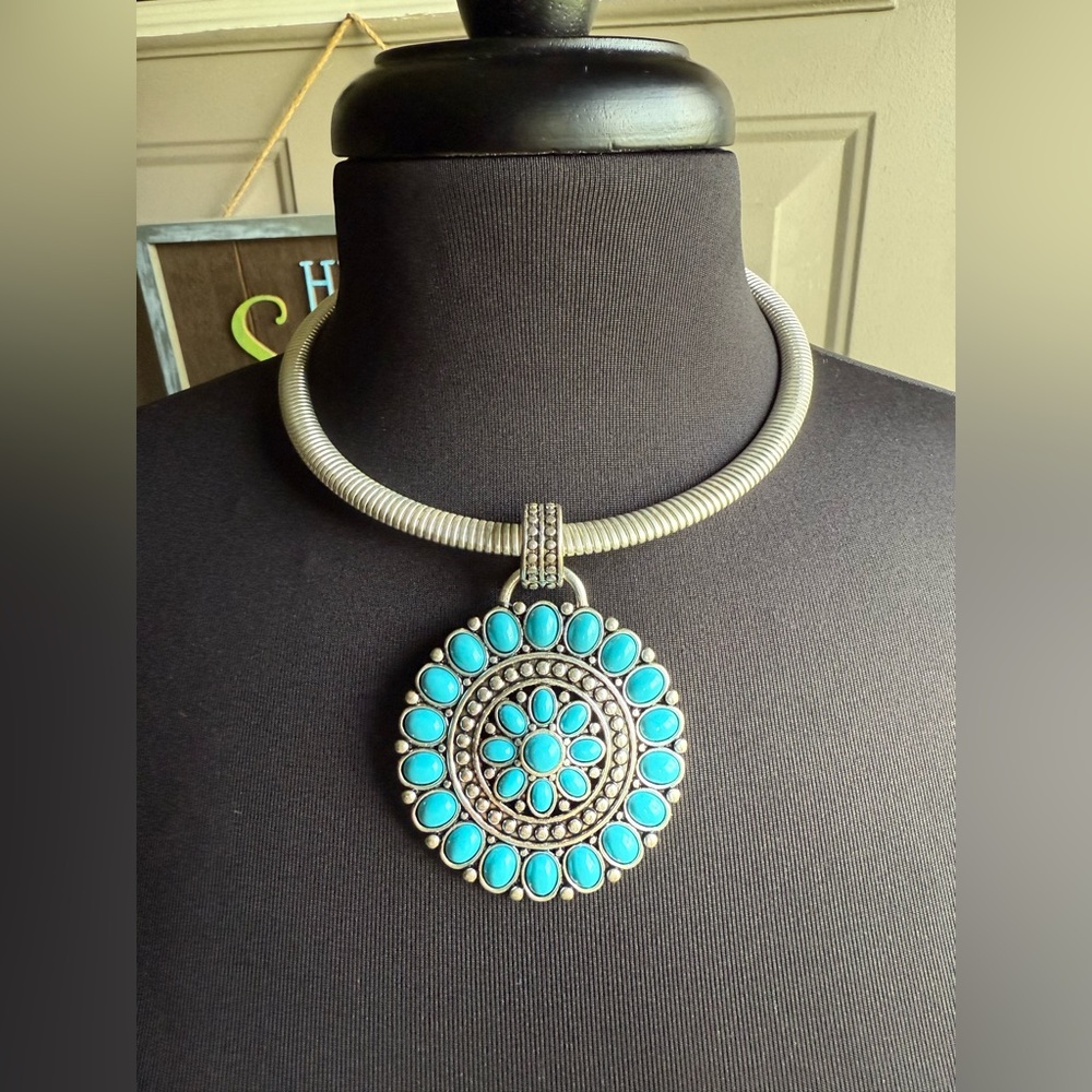 Vintage Y2K western turquoise choker slink necklace